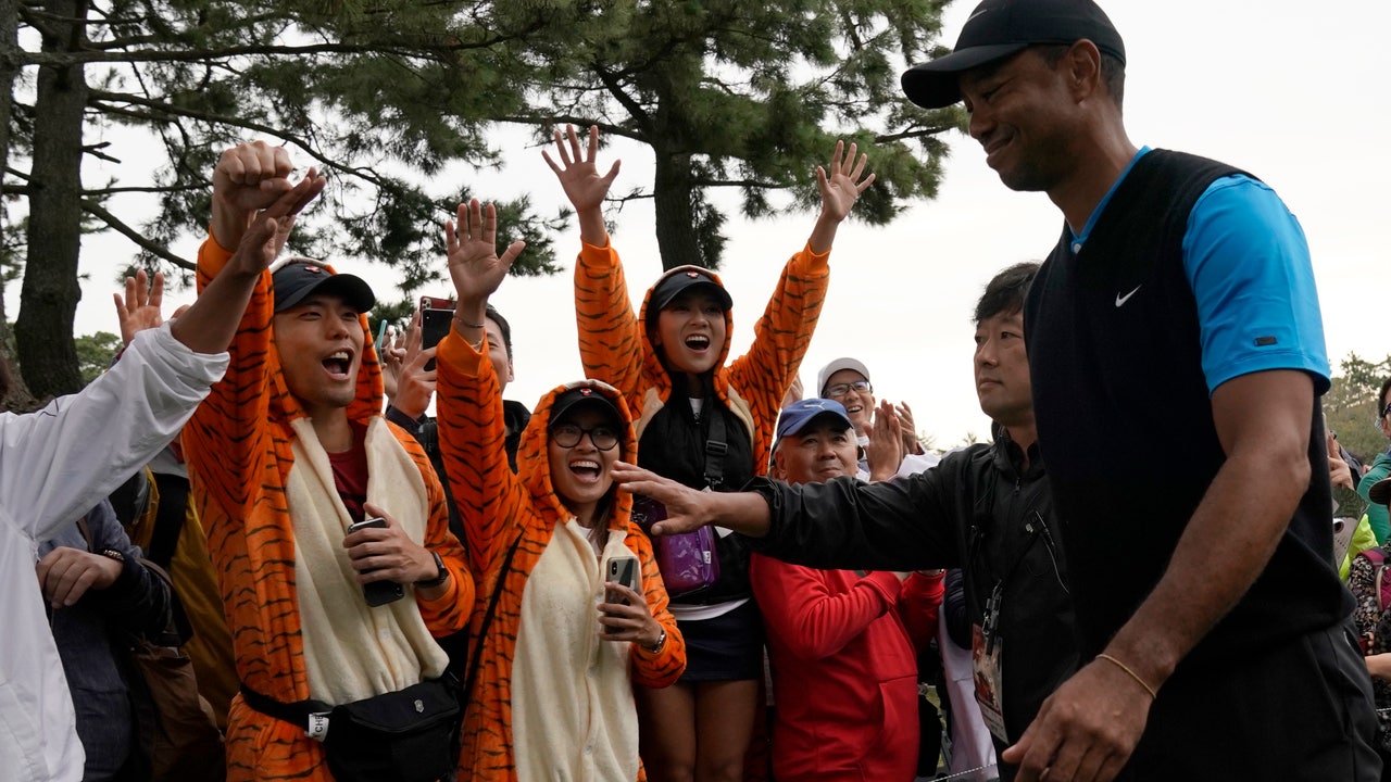 Tiger Woods 3-strokes ahead at Zozo Championship